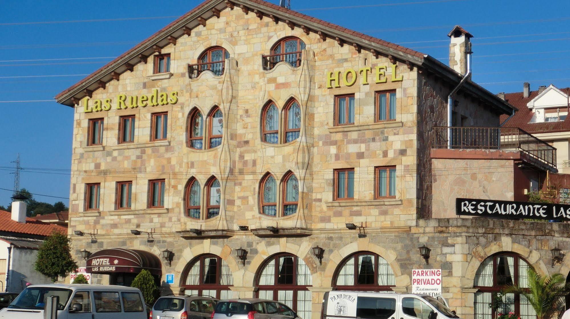Hotel Las Ruedas Laredo Exterior photo